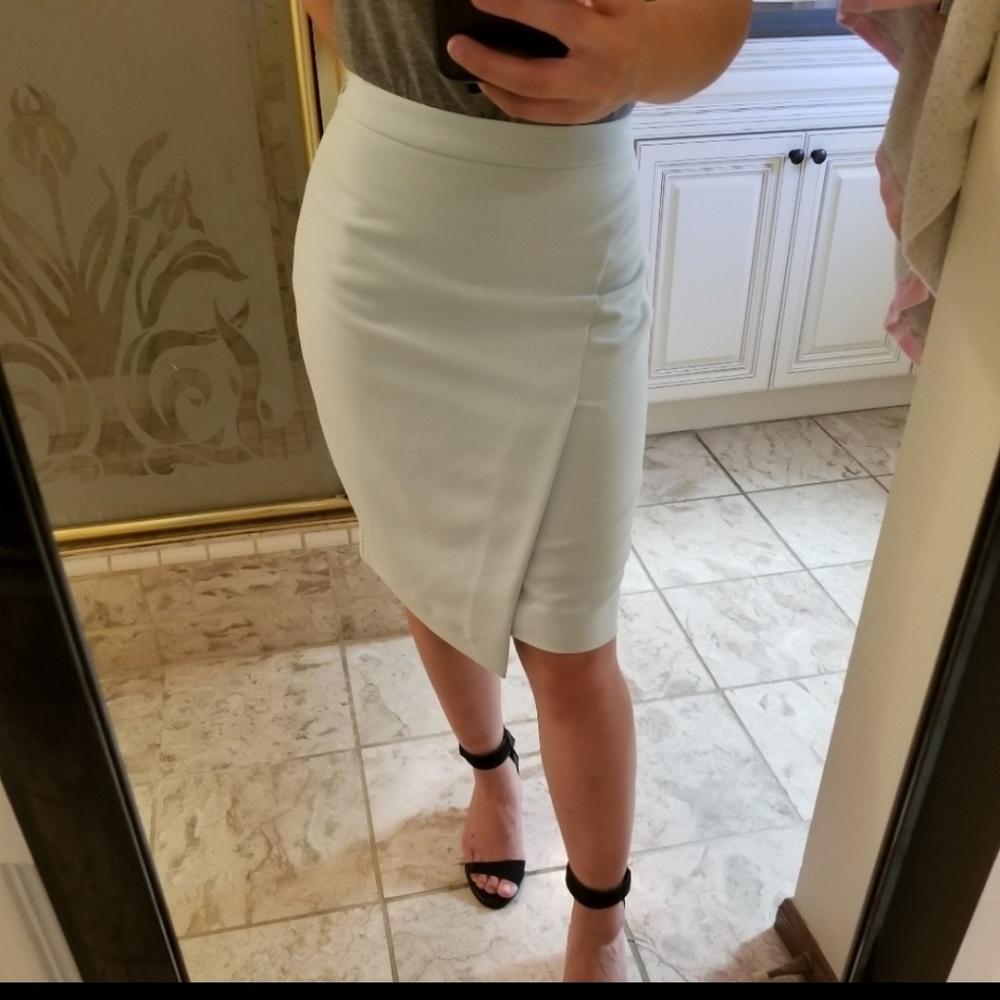 Like New Mint Green Asymmetric pencil skirt Sz 4